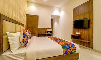 Fabhotel Prime Parisar