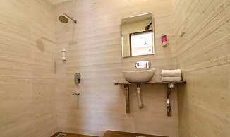 Fabhotel Prime Parisar