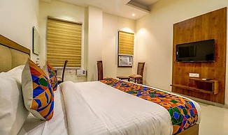 Fabhotel Prime Parisar