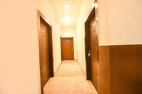 Fabhotel Silver Tree