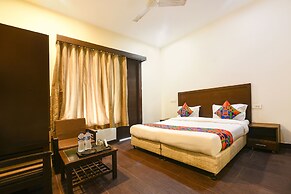 Fabhotel Silver Tree