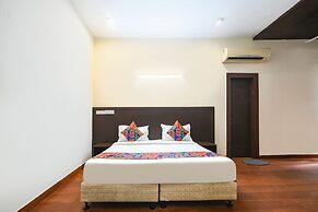 Fabhotel Silver Tree