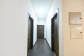 Fabhotel Silver Tree