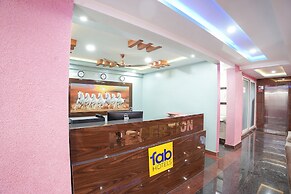 Fabhotel A White Pearl Suites