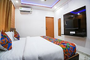 Fabhotel A White Pearl Suites