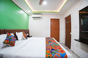 Fabhotel A White Pearl Suites