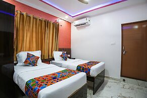 Fabhotel A White Pearl Suites