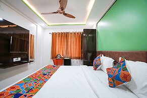 Fabhotel A White Pearl Suites