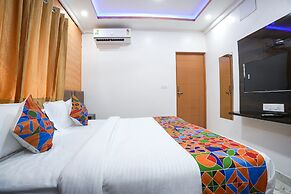 Fabhotel A White Pearl Suites