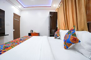 Fabhotel A White Pearl Suites