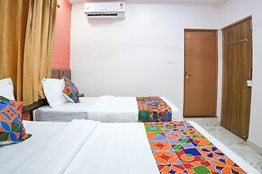 Fabhotel A White Pearl Suites