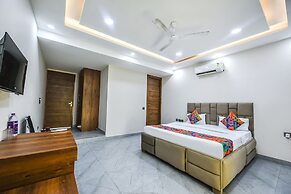 Fabhotel The Grand Velvet