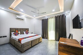 Fabhotel The Grand Velvet