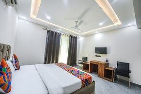 Fabhotel The Grand Velvet