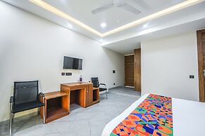 Fabhotel The Grand Velvet