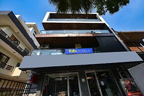 Fabhotel The Grand Velvet