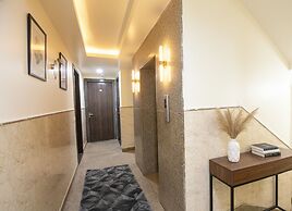 Fabhotel Moon Light