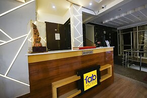 Fabhotel Moon Light