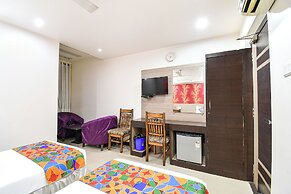 Fabhotel Raj Matrya Inn