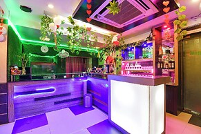 Fabhotel Raj Matrya Inn