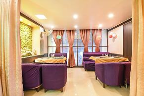 Fabhotel Raj Matrya Inn