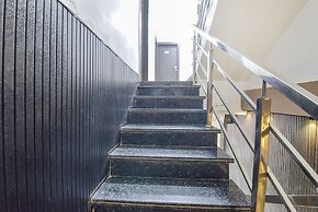 Fabexpress Anandam Palace Guest House