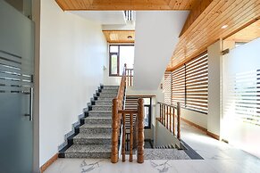 Fabhotel Alpine Retreat