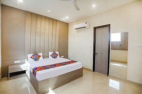 Fabhotel Star Divine