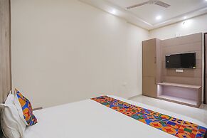 Fabhotel Star Divine