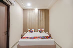 Fabhotel Star Divine