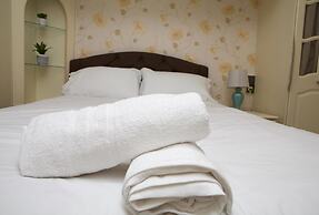 Stunning Spacious Bungalow With Ample Parking