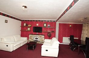 Stunning Spacious Bungalow With Ample Parking