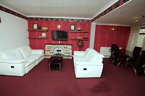 Stunning Spacious Bungalow With Ample Parking