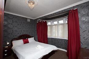 Stunning Spacious Bungalow With Ample Parking