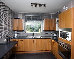 Stunning Spacious Bungalow With Ample Parking