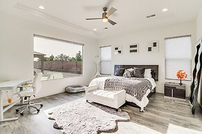 Pet-friendly Rio Rancho Home w/ Fire Pit