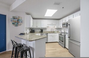 Phoenix 8 8904- Sand Shells Sun Can Rent at 18 3 Bedrooms 2 Baths