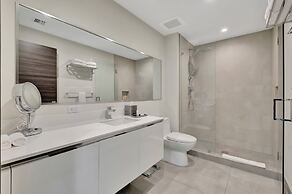 Ocean Oasis Costa hollywood