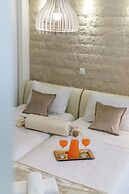 Central Split Rooms and apartment Paese