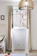 Central Split Rooms and apartment Paese