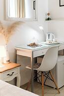 Central Split Rooms and apartment Paese