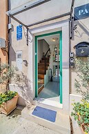 Central Split Rooms and apartment Paese