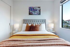 Central Oasis Townhouse with Parking