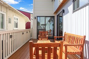 Central Oasis Townhouse with Parking