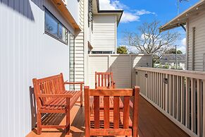 Central Oasis Townhouse with Parking