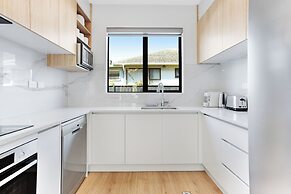 Central Oasis Townhouse with Parking