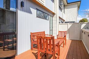 Central Oasis Townhouse with Parking