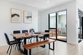 Central Oasis Townhouse with Parking