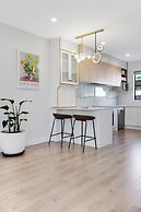 Central Oasis Townhouse with Parking