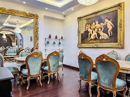 Hotel & Rooftop King Experience by David